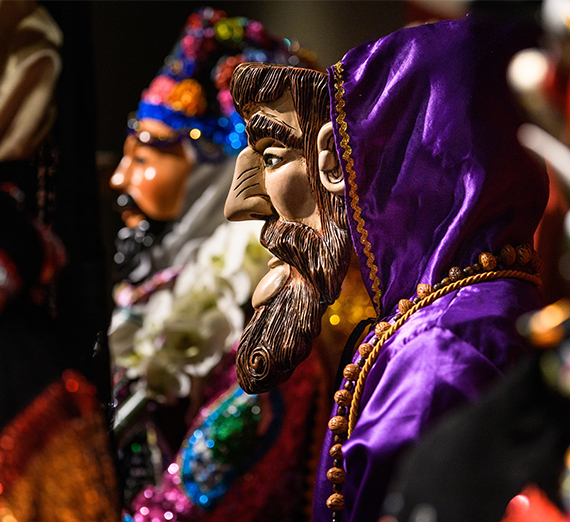 Маски, созданные Павлом Шлосбергом.